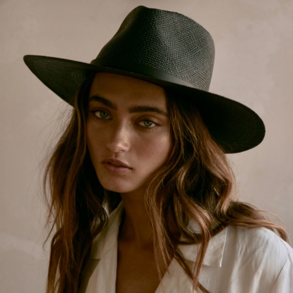 Janessa Leone Patricia Hat Size Medium Black NEW